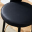 De 2 tabourets de bar rotatifs à 360 °, revêtement en polyuréthane moderne et structure en métal noir, pour une utilisation multiple dans le bureau à domicile, conception ergonomique, chaises faciles à assembler (paire), pieds de siège, espaces variés pour de longues heures,