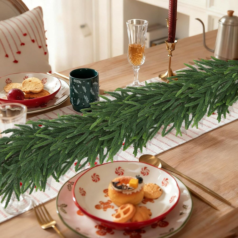 Guirlande en pin artificiel - vert - 6 pieds de verdure artificielle pour le manteau, les escaliers, la balustrade, le foyer, la table, la décoration intérieure et extérieure des Fêtes