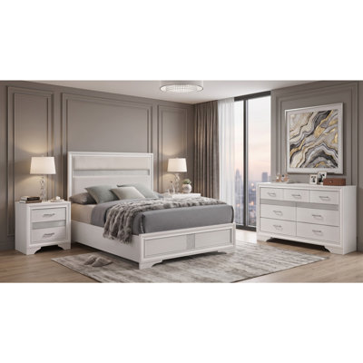 Mercer White Queen 4-piece Bedroom Set