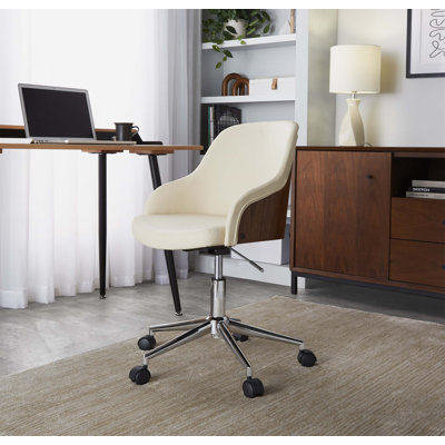 Chaise de bureau ergonomique avec hauteur réglable, pivotant à 360 degrés, siège et dossier rembourrés en similicuir, base chromée et roulettes à roulement doux pour un confort et une productivité toute la journée.