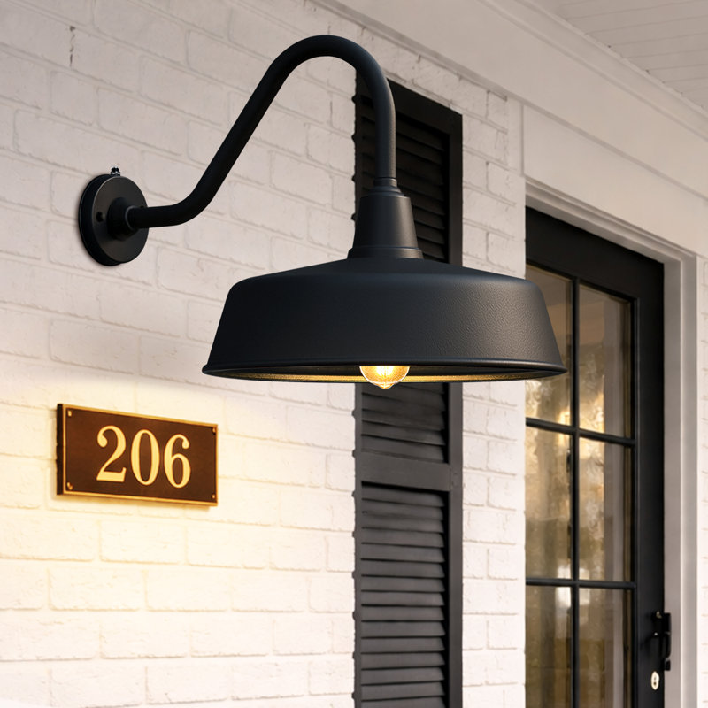 Luminaire de grange murale d'extérieur Bechard Dusk To Dawn, H 15 po x l 15 po x P 15 po, Une lumière