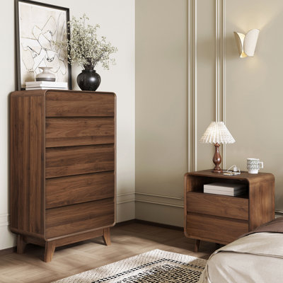 Commode haute à 5 tiroirs en noyer, brun, 122 cm (H) x 70 cm (L) x 40 cm (P).