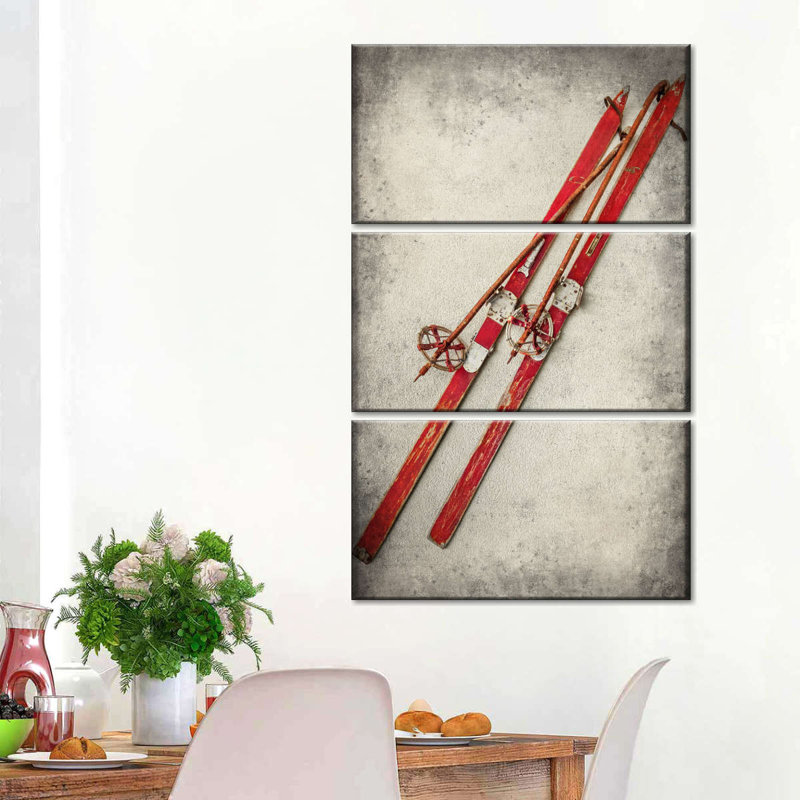 «Vintage Red Ski», reproduction sur toile, H 14 po x l 23 po x P 1 po