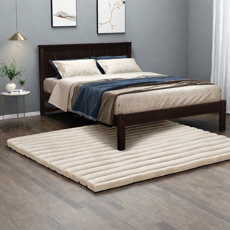 Structure de lit simple en bois durable de style rustique avec tête de lit