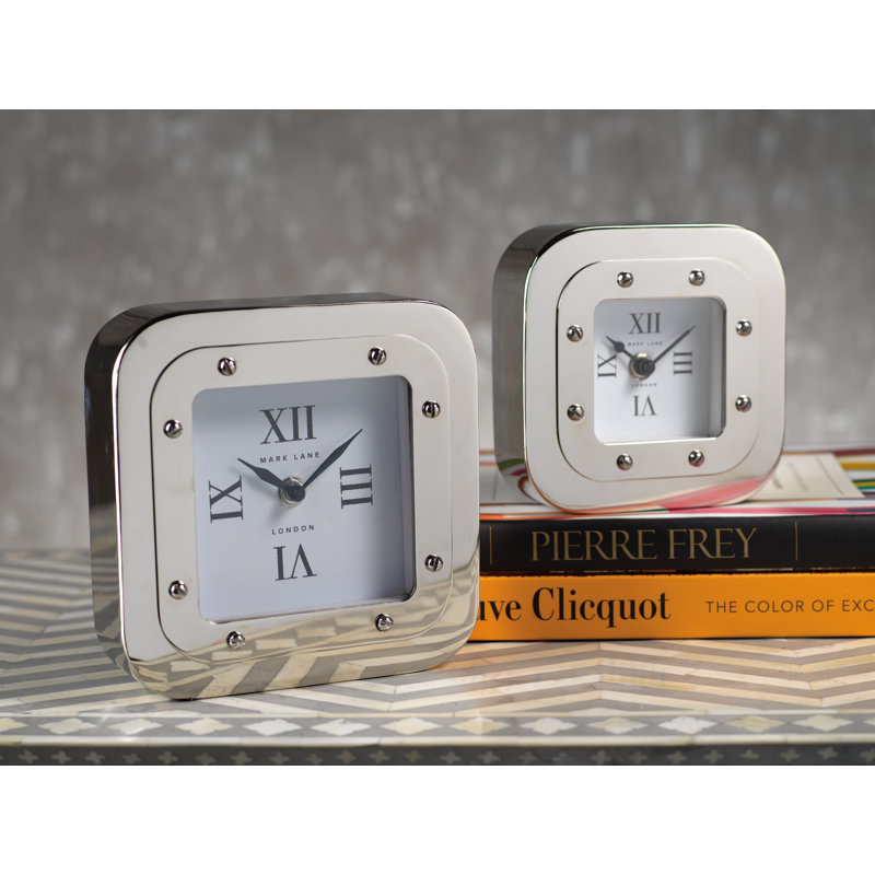 Horloge de table en métal analogique, H 6,75 po x l 6,75 po x P 2 po, Argent