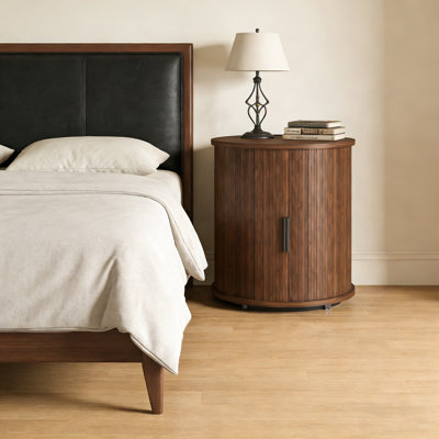 Table de chevet de style moderne Mid-Century avec station de charge, table de chevet à 2 niveaux avec rangement en noyer
