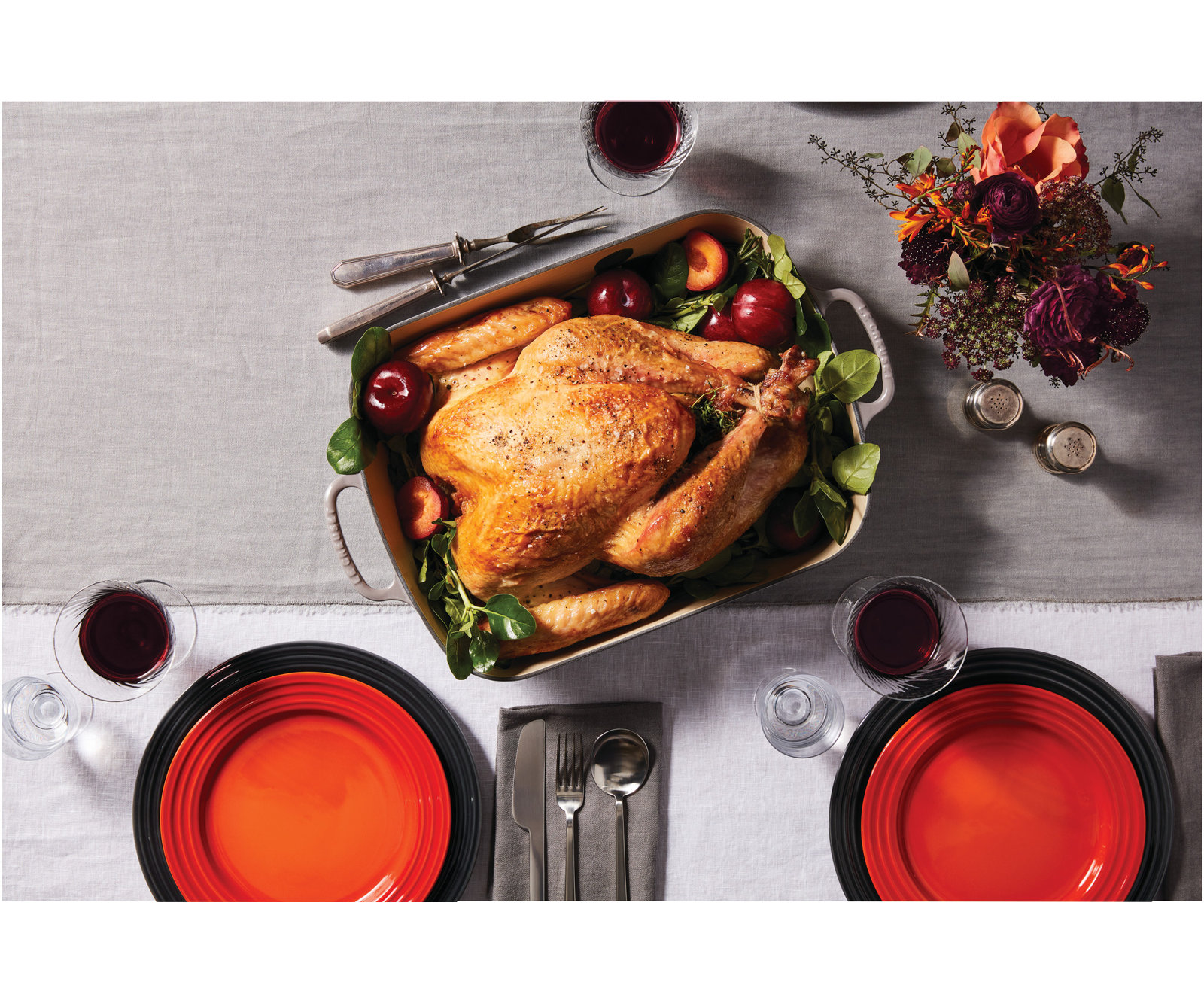 Le Creuset Signature Enameled Cast Iron Roaster, 5.25 qt., Oyster