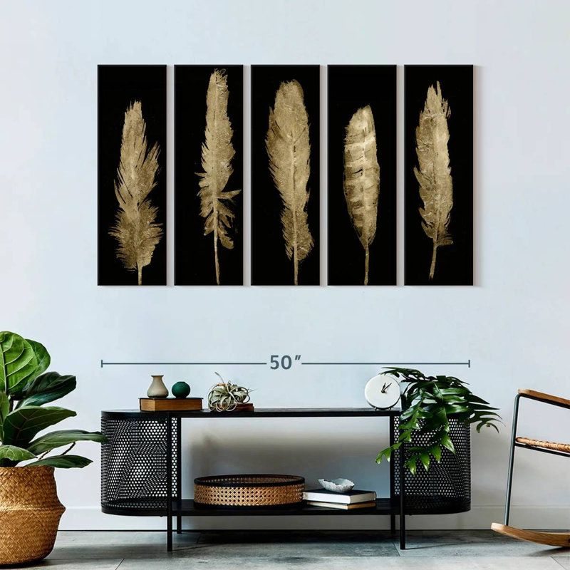 Cinq plumes dorées sur toile, reproduction de 5 pièces, H 30 po x l 55 po x P 1,25 po