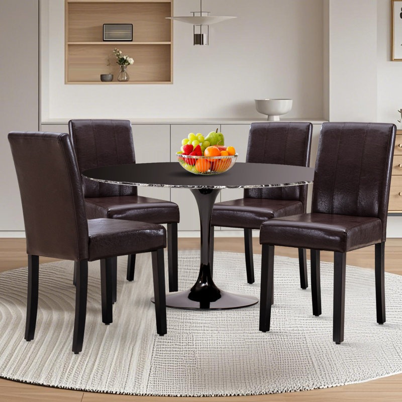 Chaise d'appoint élégante et facile à nettoyer en similicuir imperméable  , Brun