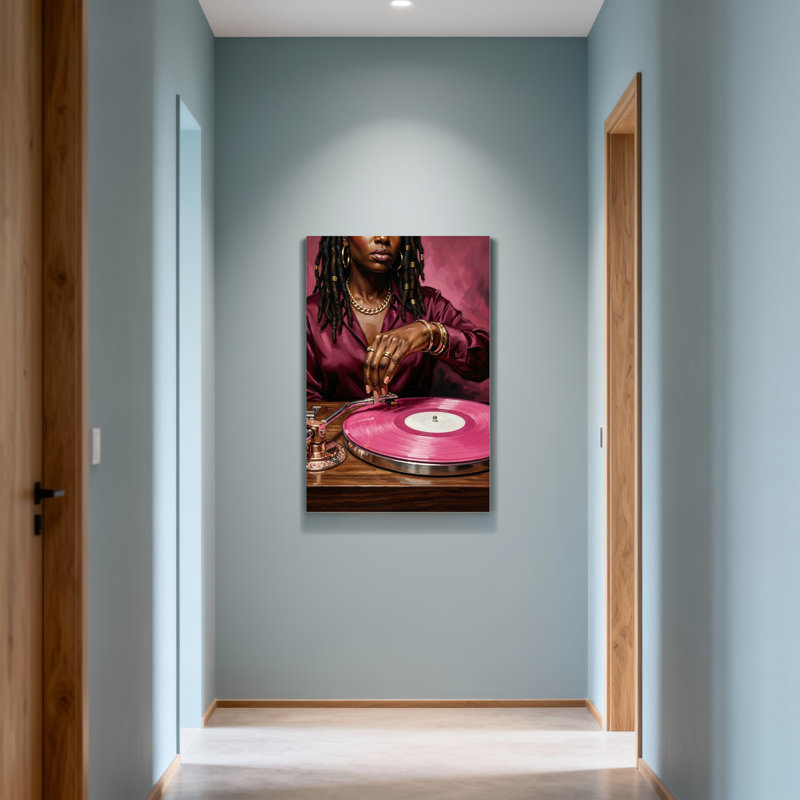 Femme à la mode avec des dreadlocks jouant un disque vinyle rose, H 30 po x l 20 po
