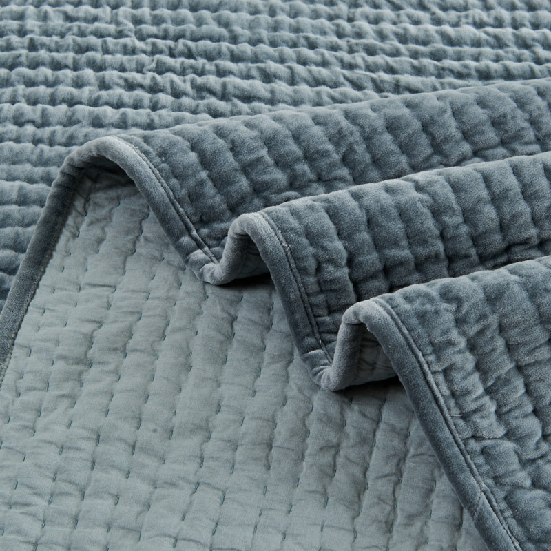 Chambord 3 Piece Reversible Quilt Set, Queen Quilt + 2 Standard Shams, Teal