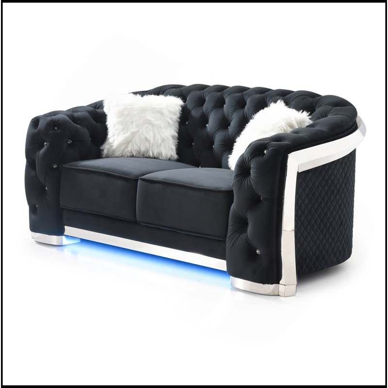 Causeuse noire élégante avec accoudoirs évasés, H 34 po x l 71 po x P 37 po, Velours noir, Argent argent