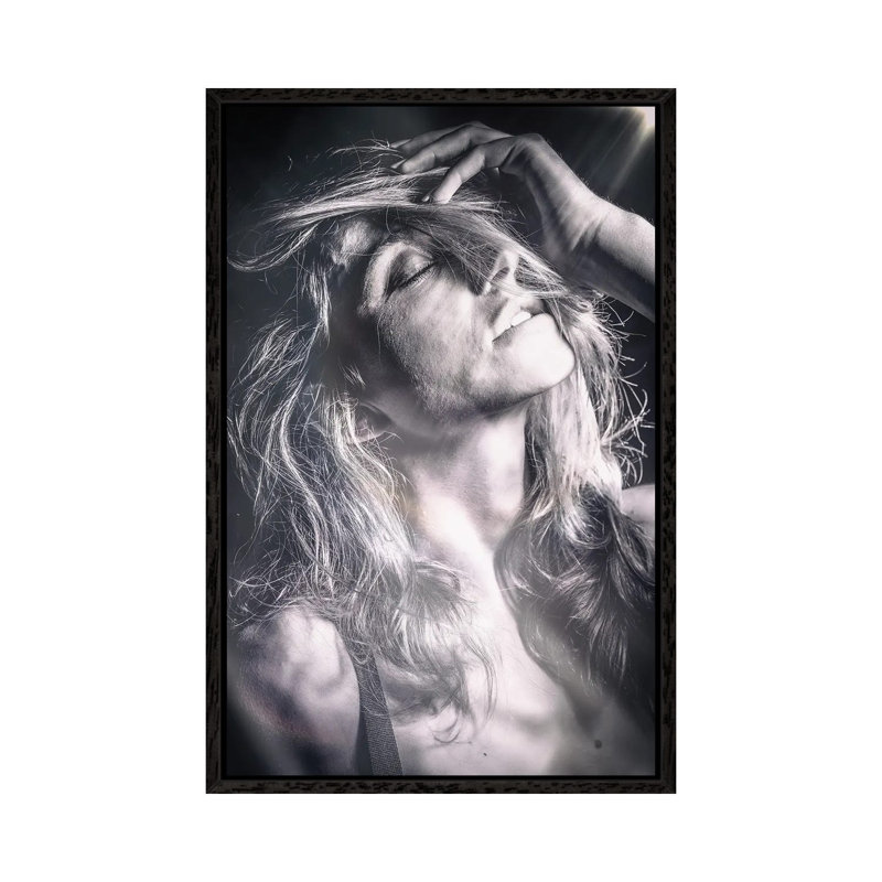 1 Piece Wall Art on Canvas, 66.04 cm H x 45.72 cm W, Black Floater Frame