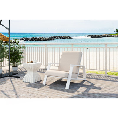 Chaise longue de patio, fauteuil club d'extérieur avec coussin beige et structure en bois d'acacia blanc