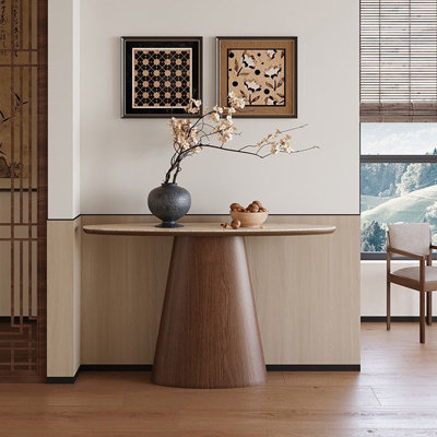 Console en pierre frittée de style médiéval