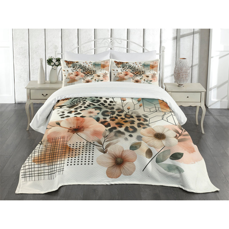 Polyester Floral Coverlet, Queen Coverlet / Bedspread + 2 Standard Shams