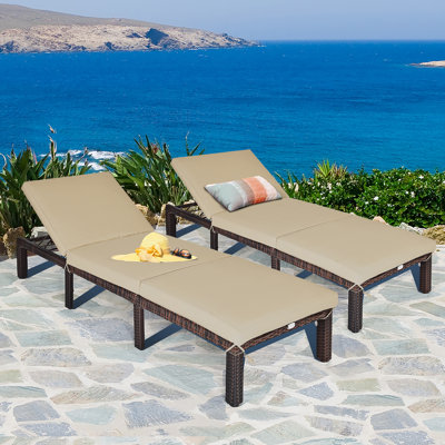 Chaise longue inclinable avec coussin en rotin