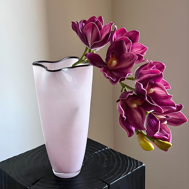 Ornements de fleurs simulées