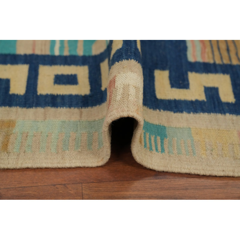 Élégant tapis Kilim 5 x 6 avec des tons terreux et des motifs tribaux