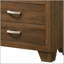 Commode en chêne Miquell avec cinq tiroirs spacieux et une conception moderne et élégante pour des solutions de rangement élégantes