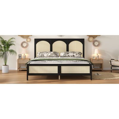 Lit plateforme en bois avec tête de lit et pied de lit en rotin Eldrin