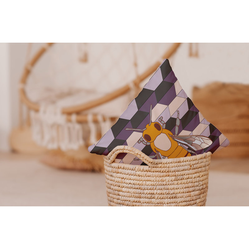 Coussin Bee and Comb, H 16 po x l 16 po, Mauve / noir / jaune géométrique