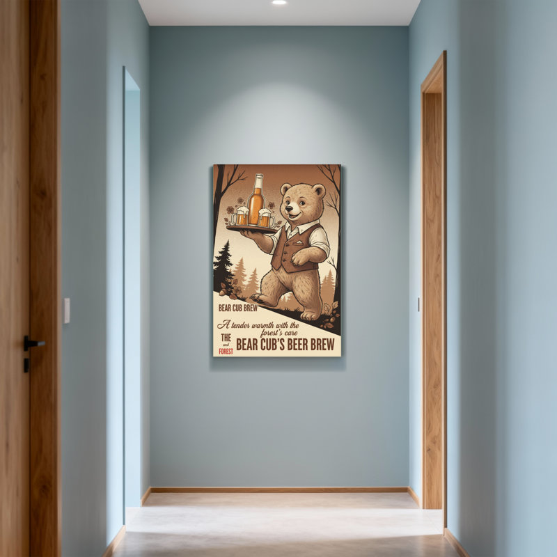 Ourson tendance tenant un plateau à bière sur fond de forêt, H 24 po x l 16 po