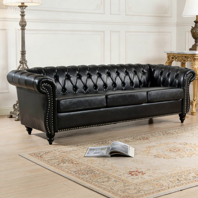 Canapé classique Chesterfield à trois places avec accoudoirs roulés et similicuir souple, conforme aux normes de sécurité américaines