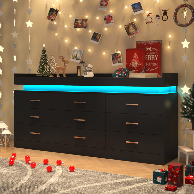 Helaina 9 Drawer 63.02" W Dresser, Black