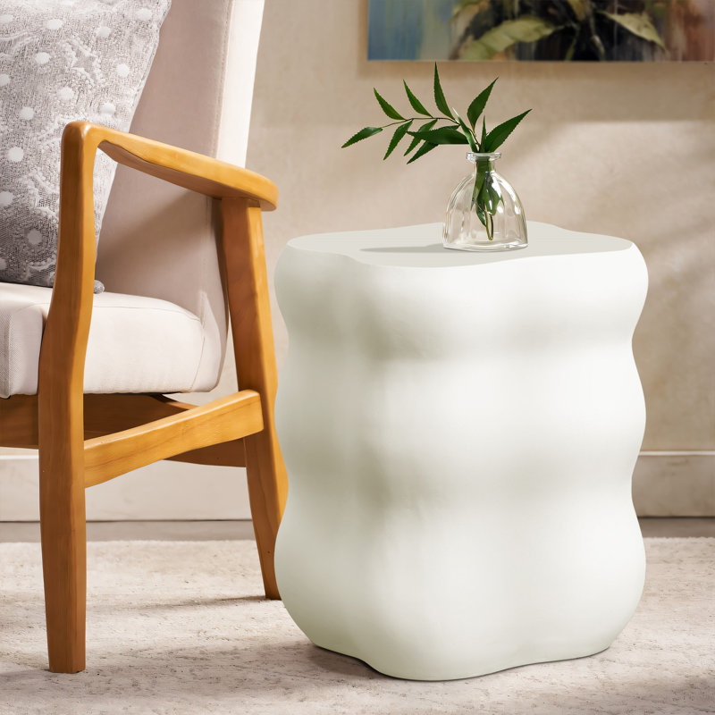 Table d'appoint 18 "H 18,5"