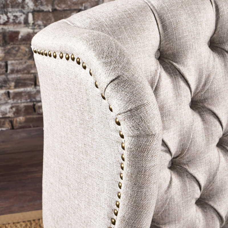 Chaise d'appoint gracieuse en beige - dossier décoré de façon séduisante