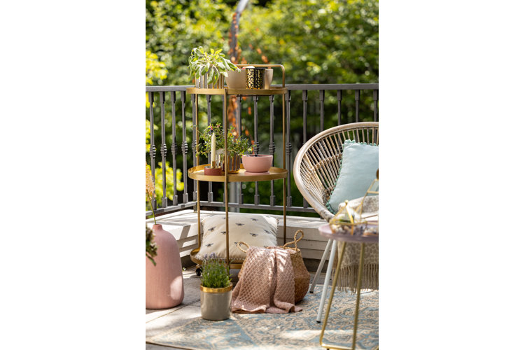 Servierwagen im Boho Garten