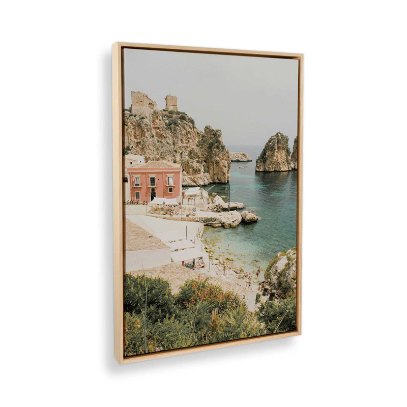 Impression sur toile Coastal Keep, dans un cadre en érable américain, 48 po x 32 po, H 30,75 po x l 20,75 po x P 1,75 po