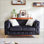 Canapé de luxe en velours avec boutons capitonnés Chesterfield, 2 coussins et pieds en métal pour un confort élégant