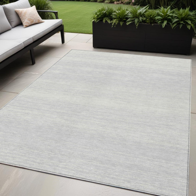 Tapis extérieur lavable rayé argenté et gris 5 pi x 8 pi