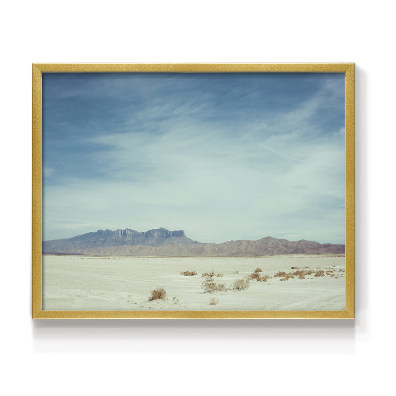«Salt Flat Walk II», reproduction encadrée