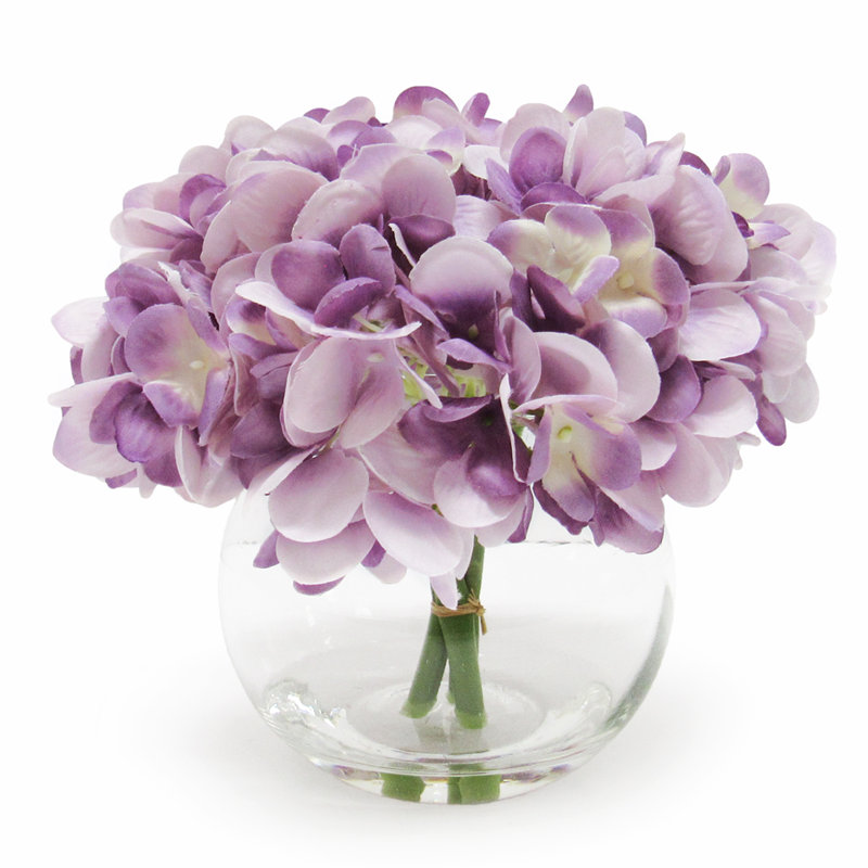 Centres d'hortensias dans un vase, Mauve