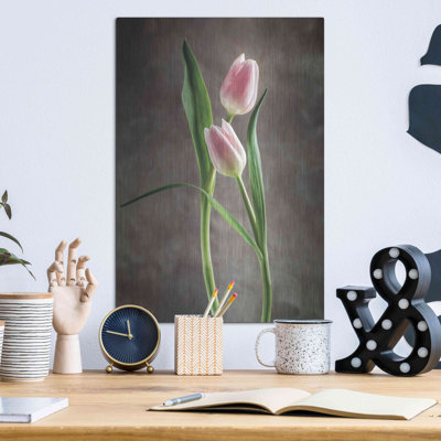 «Spring Tulips VI» par Debra Van Swearingen