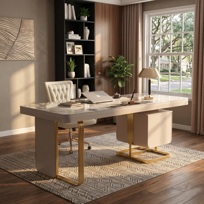 Bureau de direction moderne et luxueux de 180 cm (70,87 po) avec 5 tiroirs de rangement, station de recharge intégrée, plateau en pierre frittée brillante et piètement en acier inoxydable doré