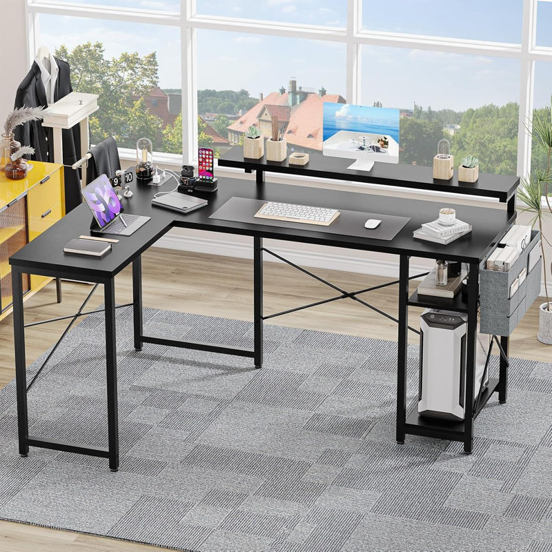 Bureau de jeu en L 54 po avec prise de courant et lumière DEL, conception ergonomique, support pour écran réglable, bureau d'angle réversible pour le bureau personnel, le bureau et les jeux