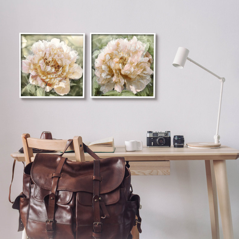 «Carnation Plant Blooming Garden», ensemble de 2 giclées encadrées par Shawna Sullivan, H 17 po x l 17 po x P 1,5 po, Blanc