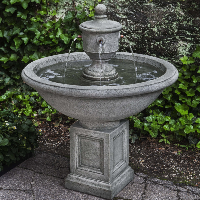 Fontaine en béton Russ, Pierre alpine