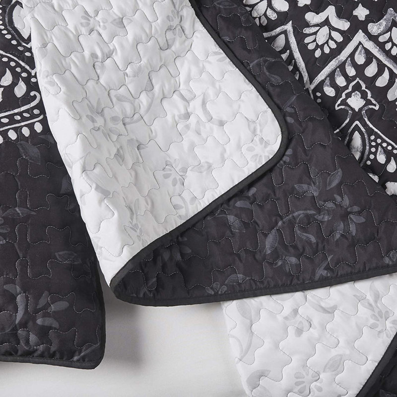 Quilt Set, Full Quilt + 2 King Shams