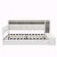 Lit de jour double rembourré avec repose-pieds et tablettes-129865212