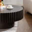 Table basse ronde en bois de style olive à piédestal robuste fabriquée à la main pour le salon-1791326930