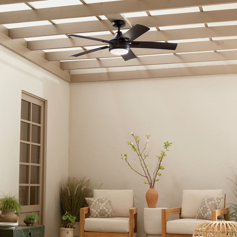 Ventilateur de plafond standard à DEL à 5 pales de 52 po avec télécommande et ensemble d'éclairage inclus Sherika