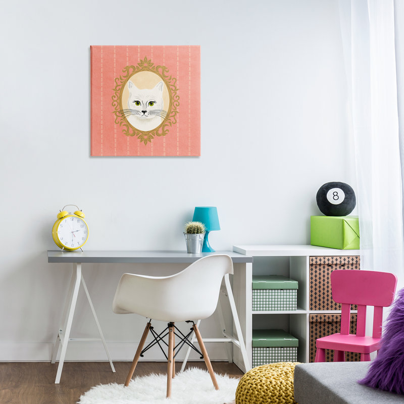 «White Cat Portrait» par Carrie Cantwell, H 24 po x l 24 po