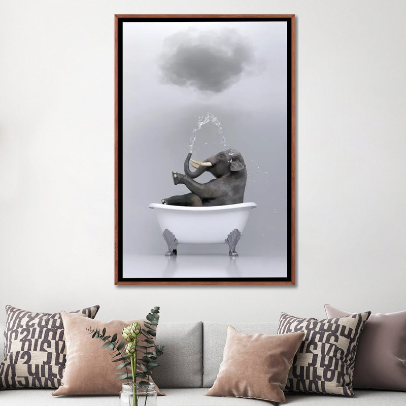 «Elephant Relaxing in the Bath 3» par Mike Kyiv - reproduction d'art, H 60 po x l 40po x P 1,5 po, Pas de tapis