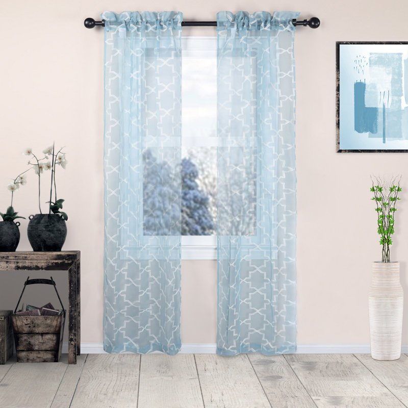 Rideaux semi-transparents avec œillets à motif de treillis Steinbeck, l 52" x L 84", Bleu clair