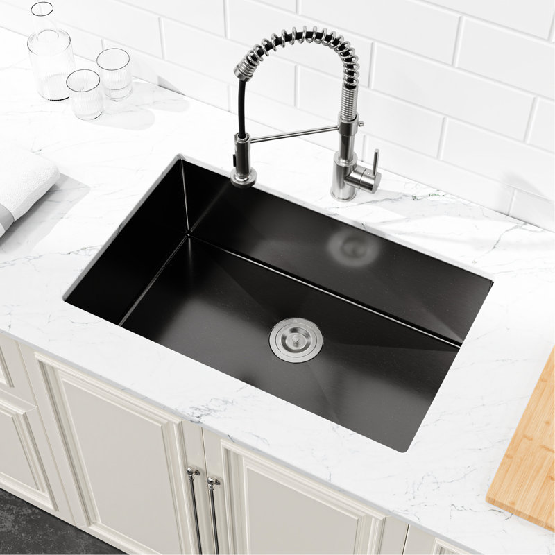 Évier en acier inoxydable 304 fait à la main 30 po x 19 po - Poste de travail encastré noir pour une cuisine simple et efficace dans une cuisine moderne et hygiénique